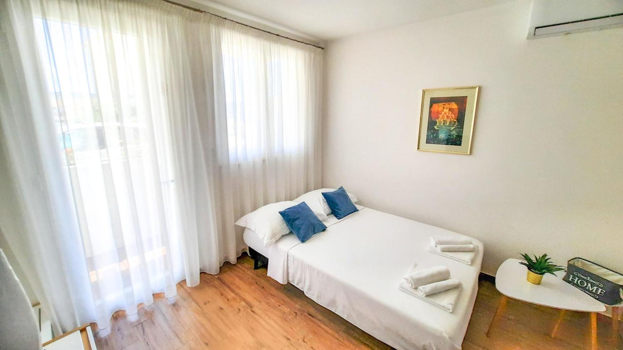Studio Apartman Kiara Bol Dış mekan fotoğraf